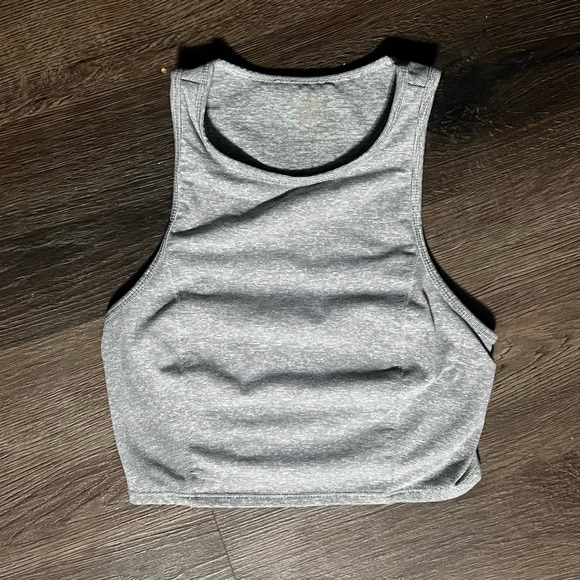 Athletic shirt / tank top - Picture 1 of 3